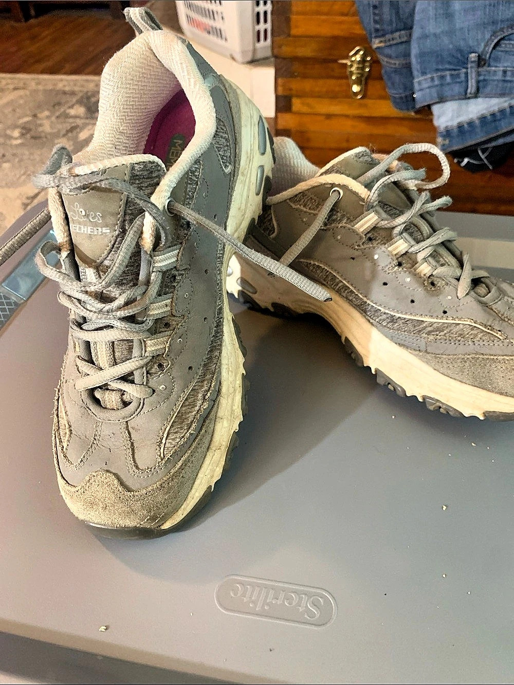 Skechers Athletic Shoes Gray & White US 9